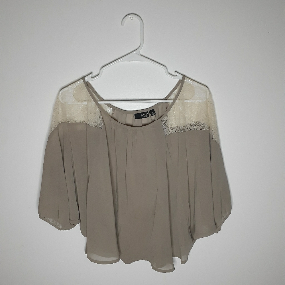 a.n.a. cropped light brown blouse size S